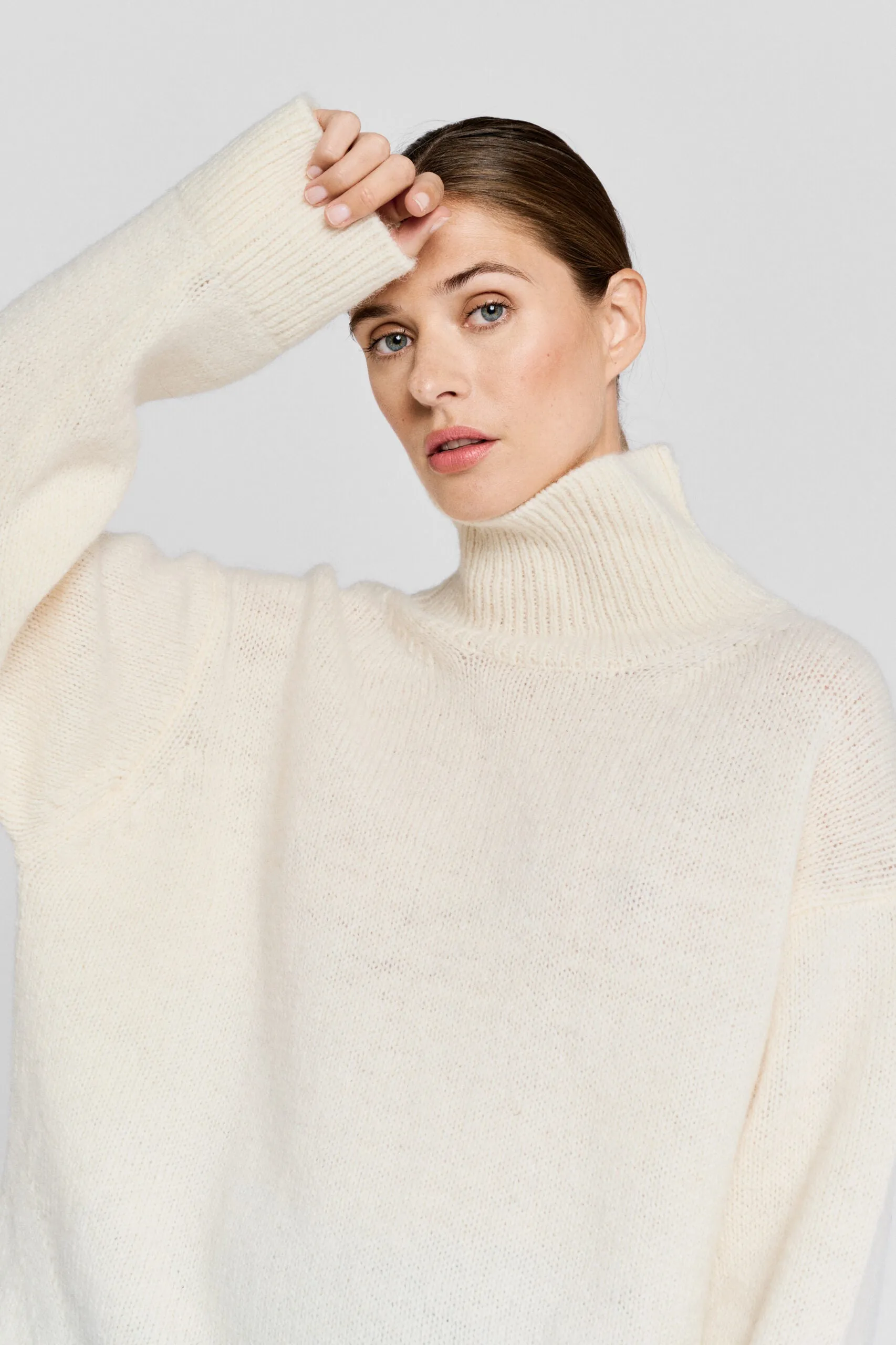 Oma Knitted Turtleneck - Ivory