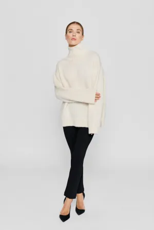 Oma Knitted Turtleneck - Ivory