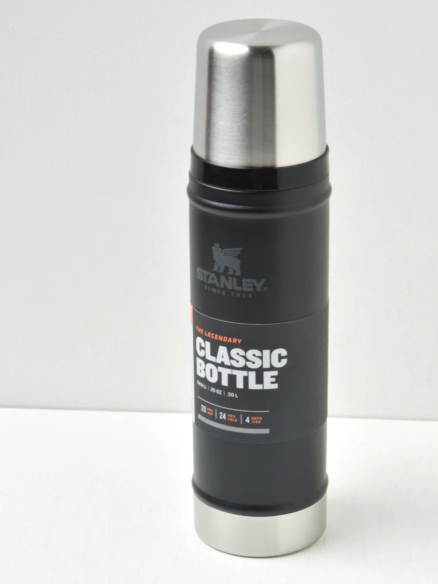 The Legendary Classic Bottle 20OZ / .59L, Matte Bl